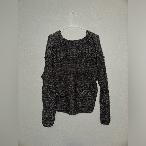 Universal Threads Sweater - Picture 2 of 3